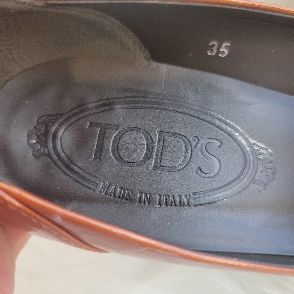 TODS PATENT LEATHER  TAN ANKLE STRAP PUMPS ROUND TOE ITALIAN HEELS WOMEN'S SZ 35 - Picture 10 of 11